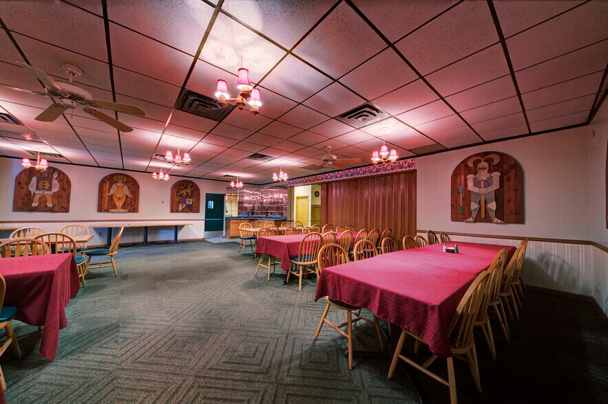 More Photos Of 1744 Biddle Ave, Wyandotte General Retail For Sale