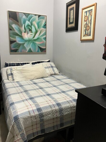 More Photos Of 1003 New York Ave, Union City Apartments For Sale