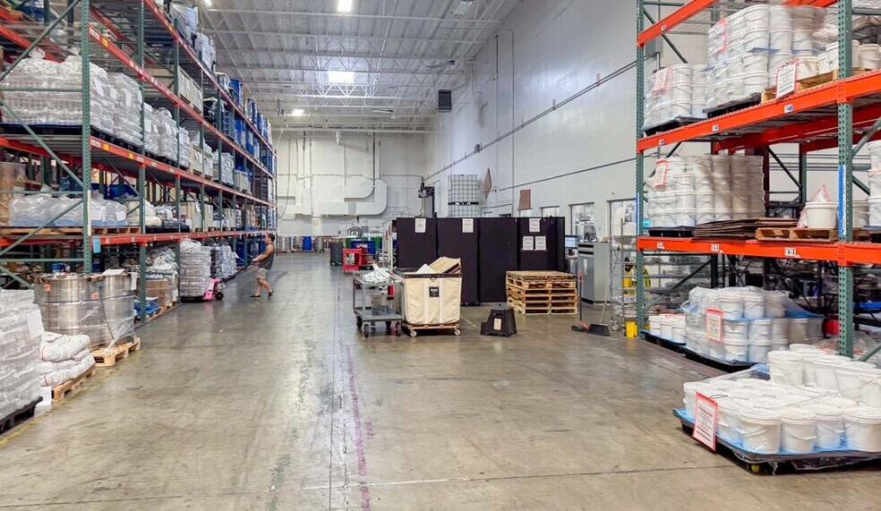 More Photos Of 16427 NE Airport Way, Portland Warehouse For Lease