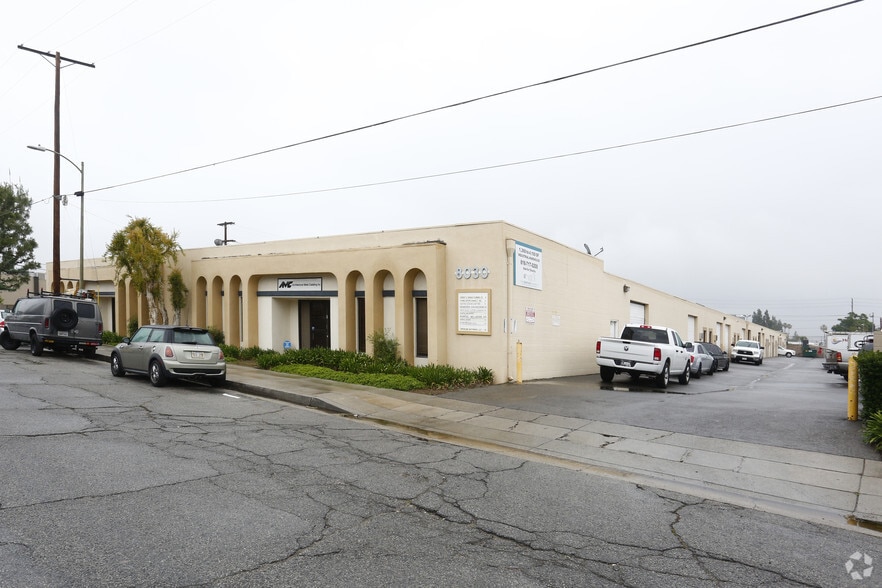 More Photos Of 8030-8040 Remmet Ave, Canoga Park Warehouse For Lease