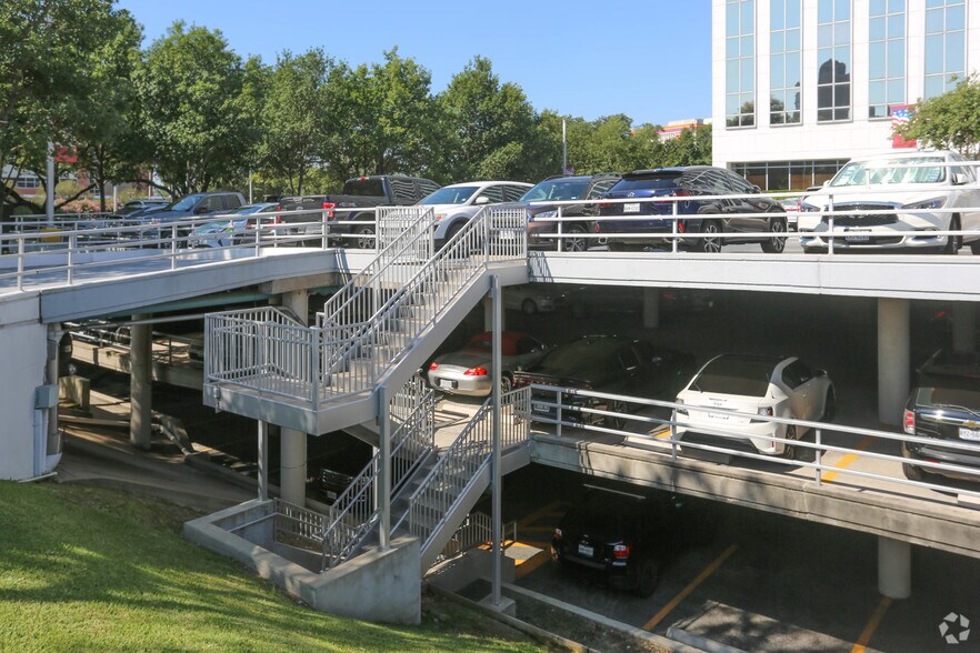 More Photos Of 5444 Westheimer Rd, Houston Office For Lease