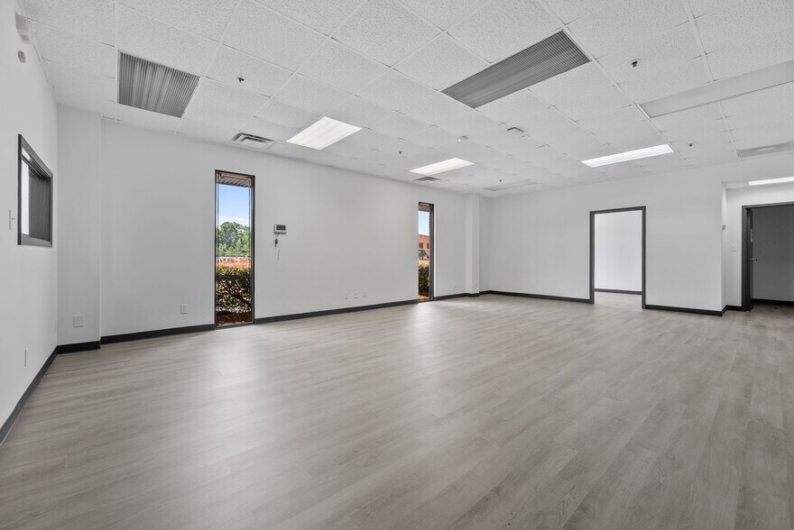More Photos Of 154 Industrial Park Cir, Lawrenceville Manufacturing For Lease