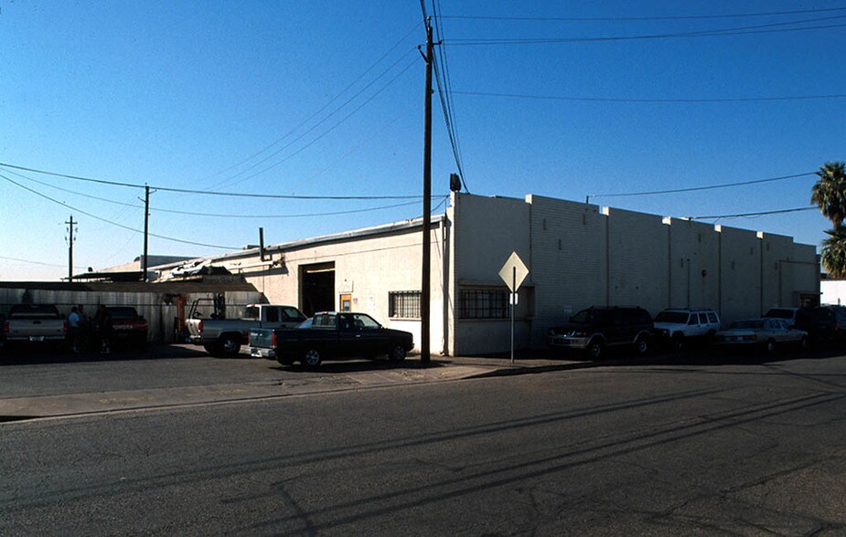 More Photos Of 2545 W Holly St, Phoenix Manufacturing For Lease