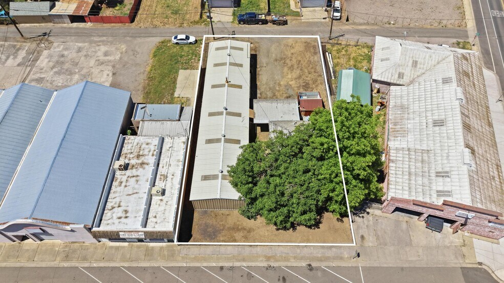 More Photos Of 9978 Broadway, Live Oak Warehouse For Sale