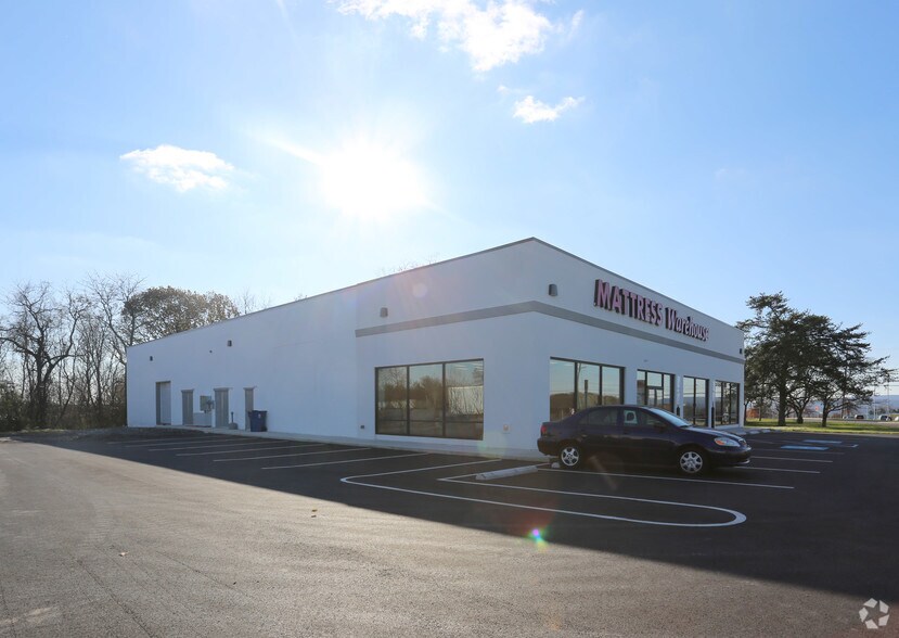More Photos Of 908 Commerce Dr, Pottstown Freestanding For Lease