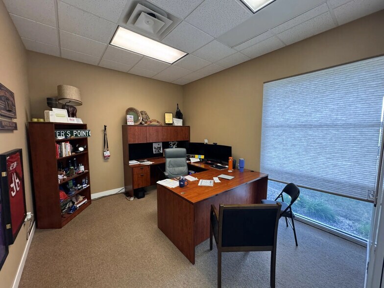 More Photos Of 2200 W 49th St, Sioux Falls Office For Lease