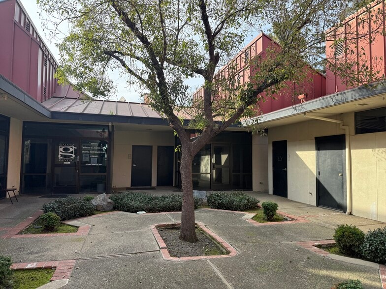 More Photos Of 123 S Commerce St, Stockton Healthcare For Lease