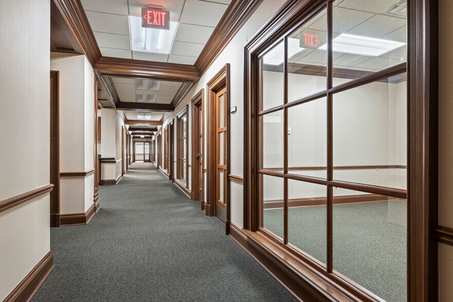 More Photos Of 226 2nd St SE, Cedar Rapids Office For Sale