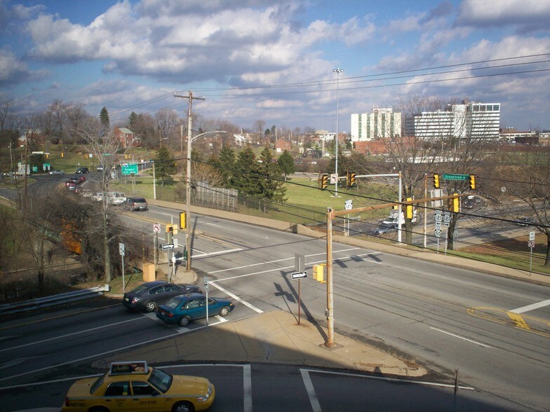 More Photos Of 950 Greentree Rd, Pittsburgh Loft Creative Space For Lease