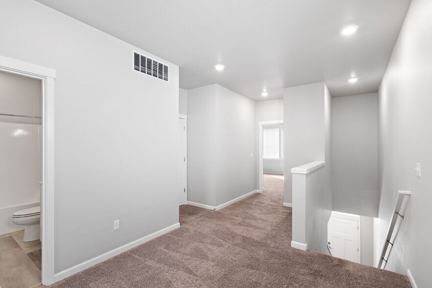 More Photos Of 16306 NE 20th St, Vancouver Multifamily For Sale