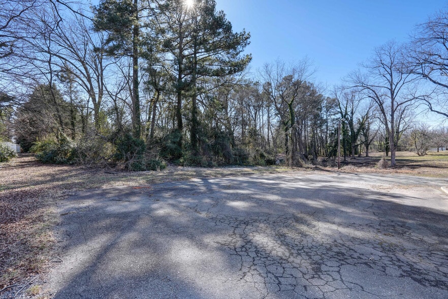 More Photos Of 601 W Harrison St, Reidsville Medical For Sale