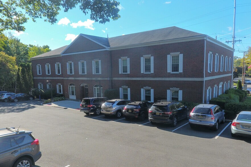 Primary Photo Of 2 Forest Ave, Oradell Medical For Sale