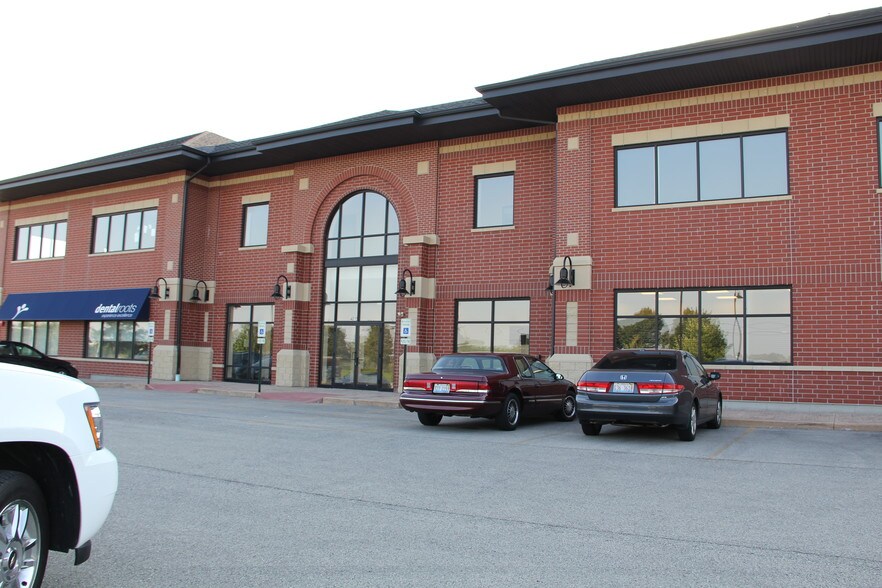 More Photos Of 4015 Plainfield-Naperville Rd, Naperville Medical For Lease