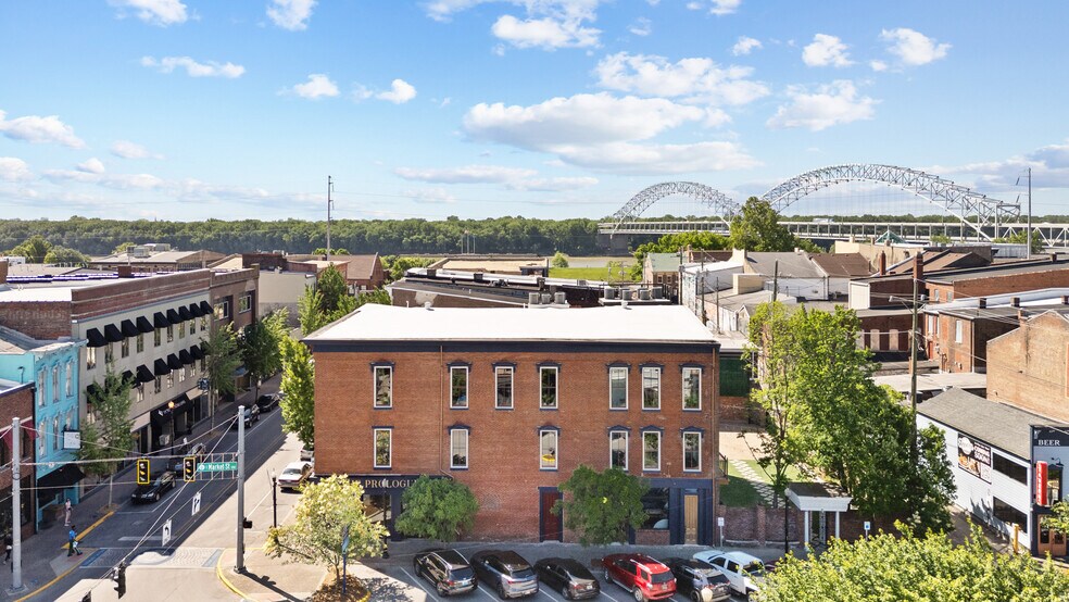 More Photos Of 227 Pearl St, New Albany Office For Lease