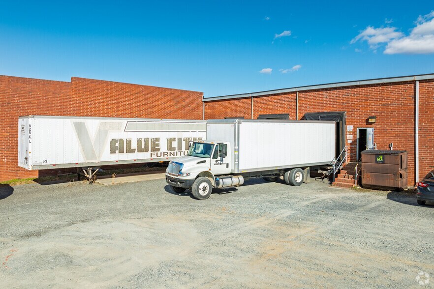 More Photos Of 147 L F I Complex Ln, Lexington Manufacturing For Lease