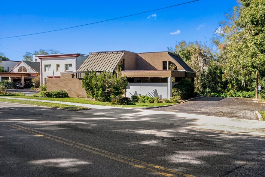 More Photos Of 315 Howell Ave, Brooksville Loft Creative Space For Sale
