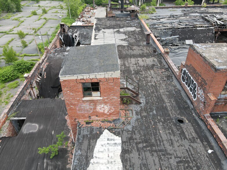 More Photos Of 57 Tonawanda St, Buffalo Office For Sale