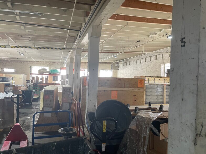 More Photos Of 4830 W 16th St, Cicero Distribution For Sale
