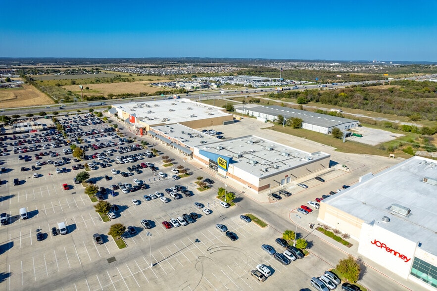 More Photos Of 161 Creekside Way, New Braunfels Unknown For Lease