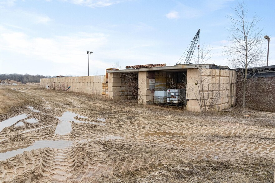 More Photos Of 380 N Middle Rd, Belgium Land For Sale