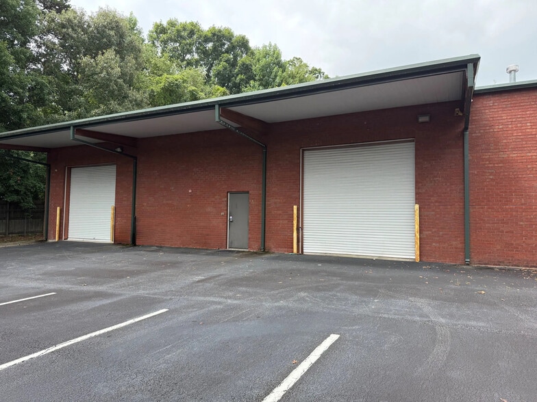 More Photos Of 3640 Hewatt Ct, Snellville Light Distribution For Sale