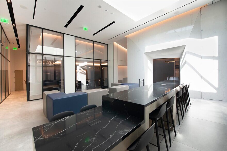 More Photos Of 1875 Century Park E, Los Angeles Office For Lease