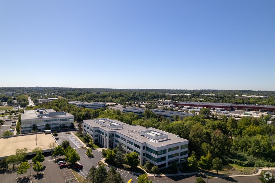 More Photos Of 5 Walnut Grove Dr, Horsham Township Office For Lease
