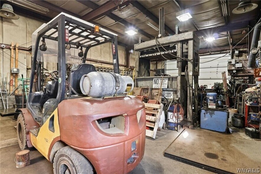 More Photos Of 85 Skillen St, Buffalo Auto Salvage Facility For Sale