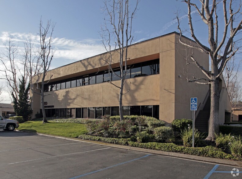 More Photos Of 1750 E Deere Ave, Santa Ana Loft Creative Space For Sale