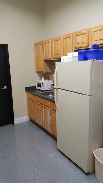 More Photos Of 5245 Germantown Ave, Philadelphia Office For Lease