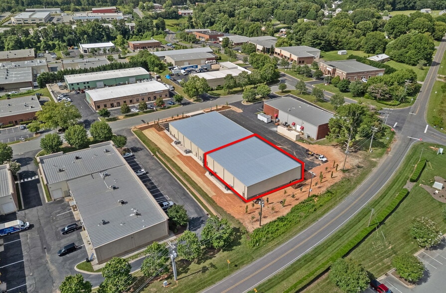 More Photos Of 115 Overhill Dr, Mooresville Warehouse For Lease