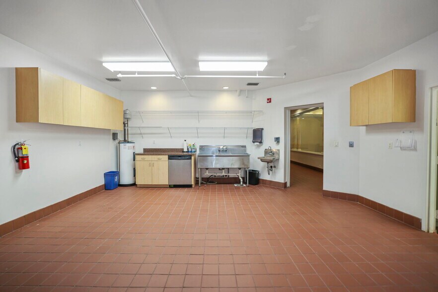 More Photos Of 155 8th St N, Saint Petersburg Office Residential For Lease