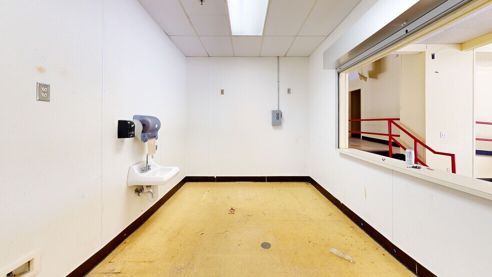 More Photos Of 3806 N Main St, Columbia Schools For Sale