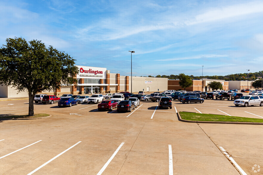 Primary Photo Of 6801-7049 Ridgmar Meadow Rd, Fort Worth Unknown For Lease