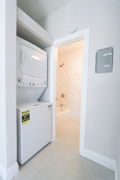 More Photos Of 328 W 8th St, Long Beach Apartments For Sale