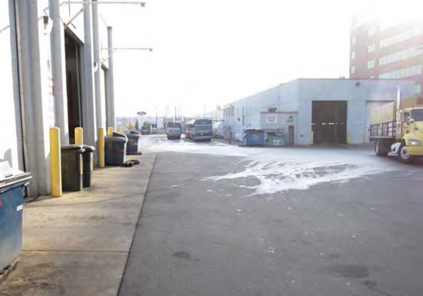 More Photos Of 1405 Thornton St, Vancouver Warehouse For Lease