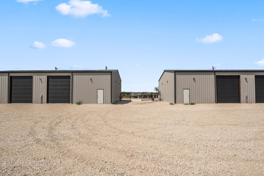 More Photos Of 2036 Seaborn Road Building 3 Suite A, Ponder Warehouse For Lease