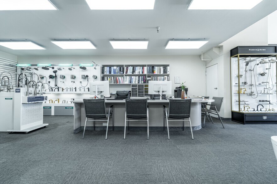 More Photos Of 1435-1475 Huntington Ave, South San Francisco Showroom For Sale
