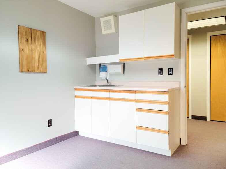 More Photos Of 37 Pierrepont Ave, Potsdam Medical For Sale