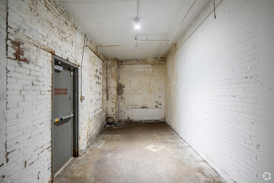 More Photos Of 5206 S 38th St, Saint Louis Warehouse For Lease