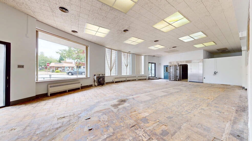 More Photos Of 152 Grant Ave, Vandergrift Storefront Retail Office For Lease