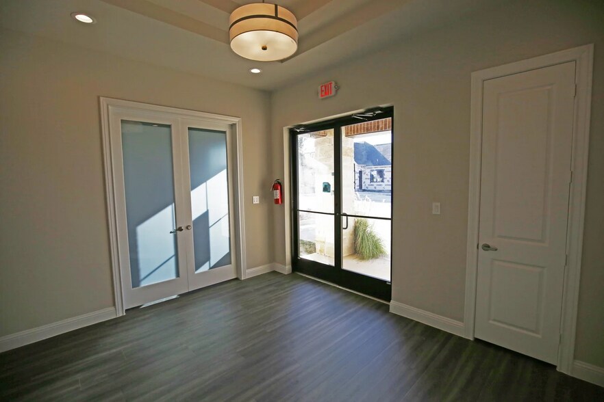 More Photos Of 2601 Little Elm Pkwy, Little Elm Unknown For Lease