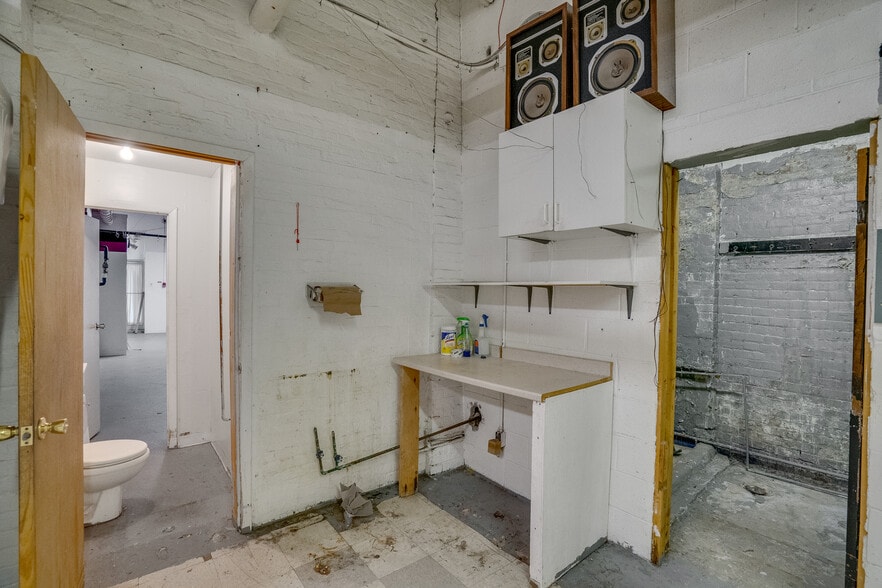 More Photos Of 2038 S Juniper St, Philadelphia Apartments For Lease