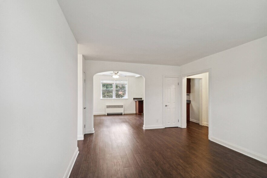 More Photos Of 1100 E Ramblewood Rd, Baltimore Apartments For Sale
