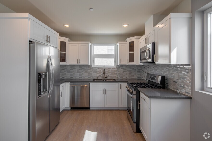 More Photos Of 635 N Harvard Blvd, Los Angeles Apartments For Sale