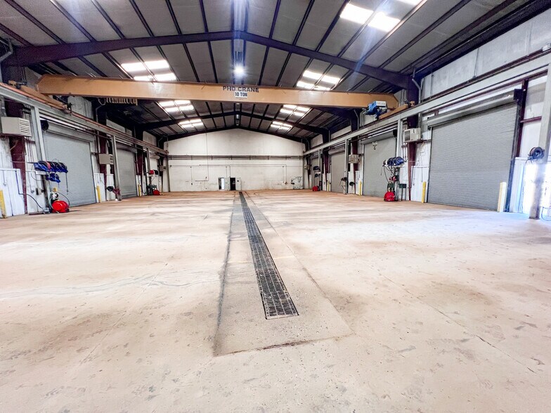 More Photos Of 3201 W Murphy St, Odessa Warehouse For Sale