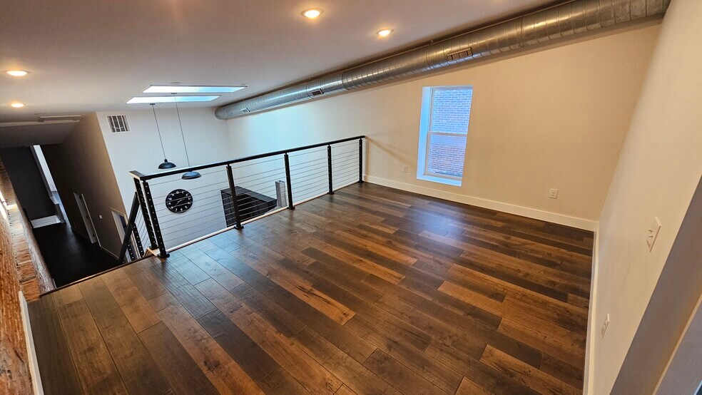 More Photos Of 22 S Main St, Miamisburg Storefront Retail Residential For Lease