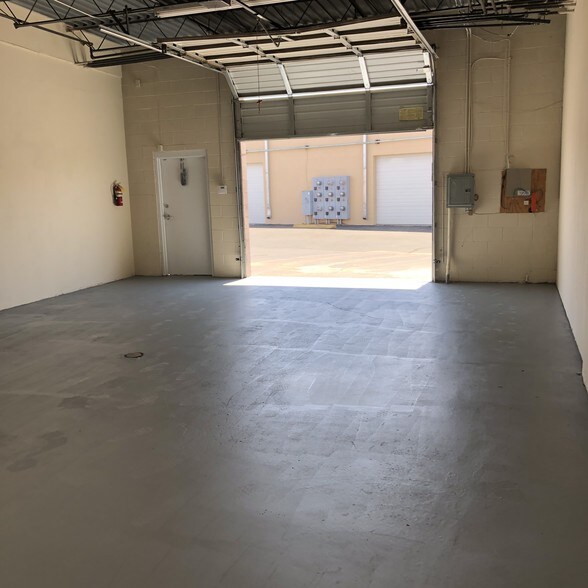 More Photos Of 11601 Pellicano Dr, El Paso Warehouse For Lease