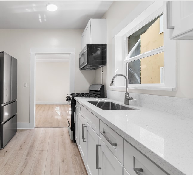 More Photos Of 323 W 4th St, Long Beach Apartments For Sale