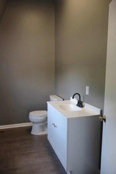 More Photos Of 1236 Rucker Blvd, Enterprise Auto Dealership For Sale